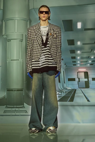 Look 3
